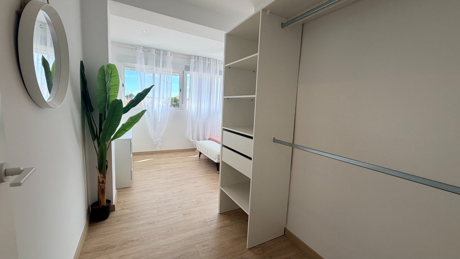 Renoviertes Appartement mit 3 Schlafzimmern und 2 Bädern nur 100 m vom Strand