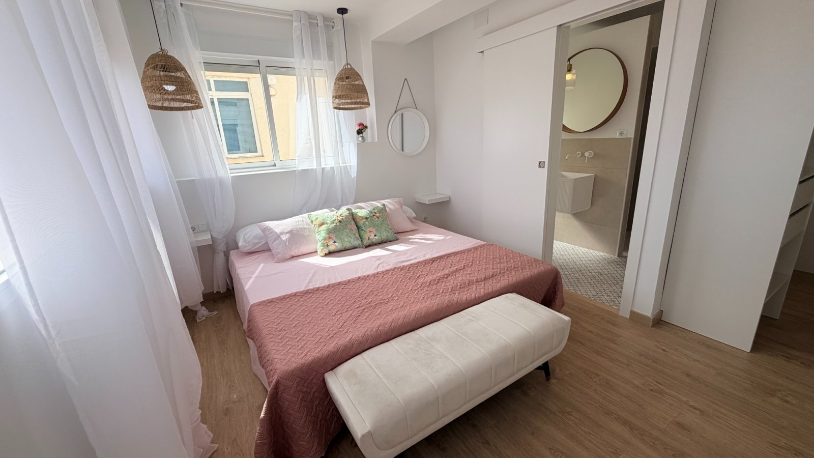 Renoviertes Appartement mit 3 Schlafzimmern und 2 Bädern nur 100 m vom Strand