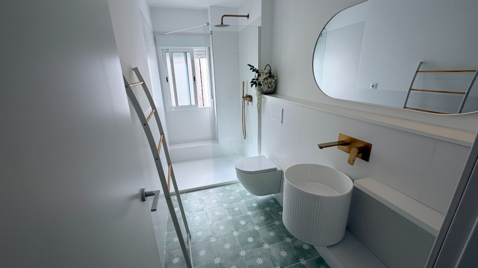 Renoviertes Appartement mit 3 Schlafzimmern und 2 Bädern nur 100 m vom Strand