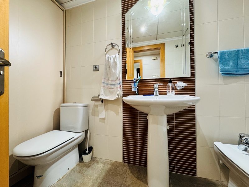 Apartment with 2 bedrooms and 1 bathroom just 100 metres from the beach