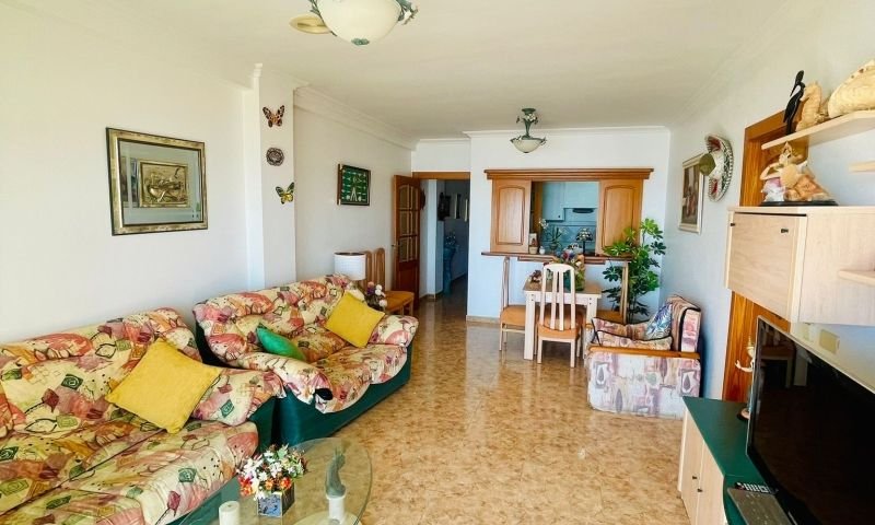 First line apartment with 3 bedrooms and 2 bathrooms on La Mata beach